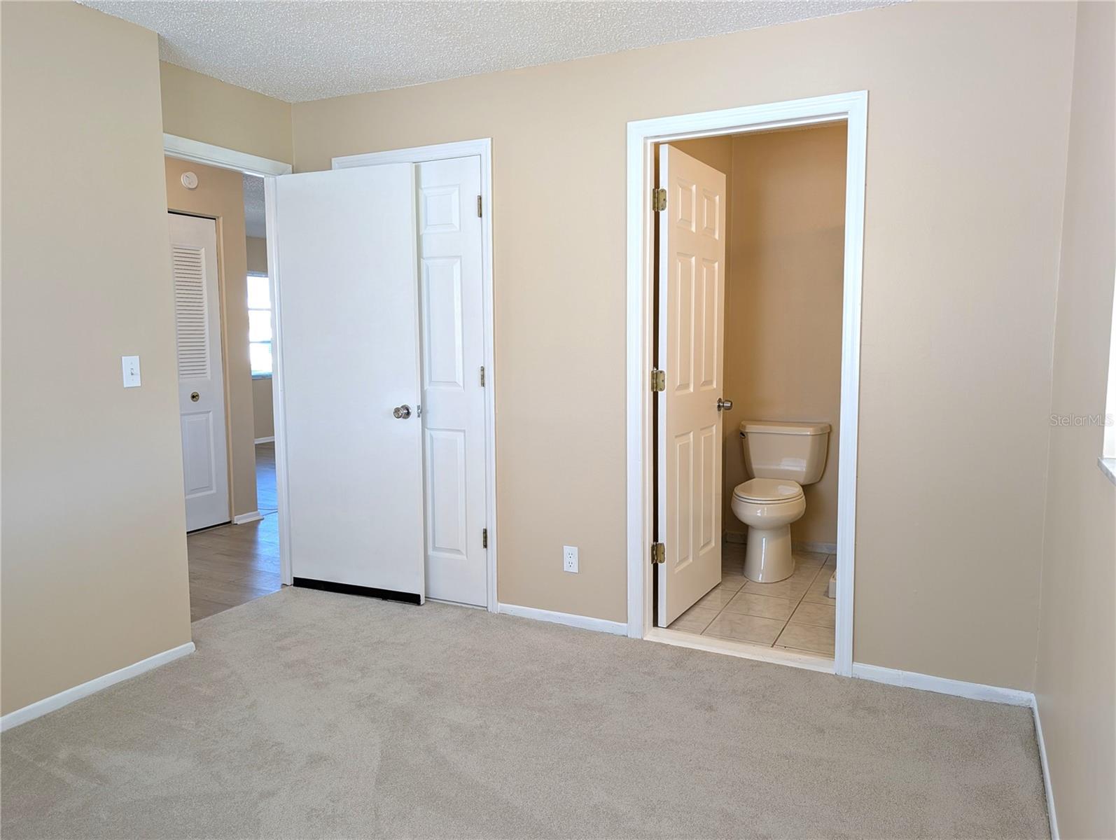 MAINLANDS OF TAMARAC BY THE GULF UNIT 4 CONDO - Residential Lease