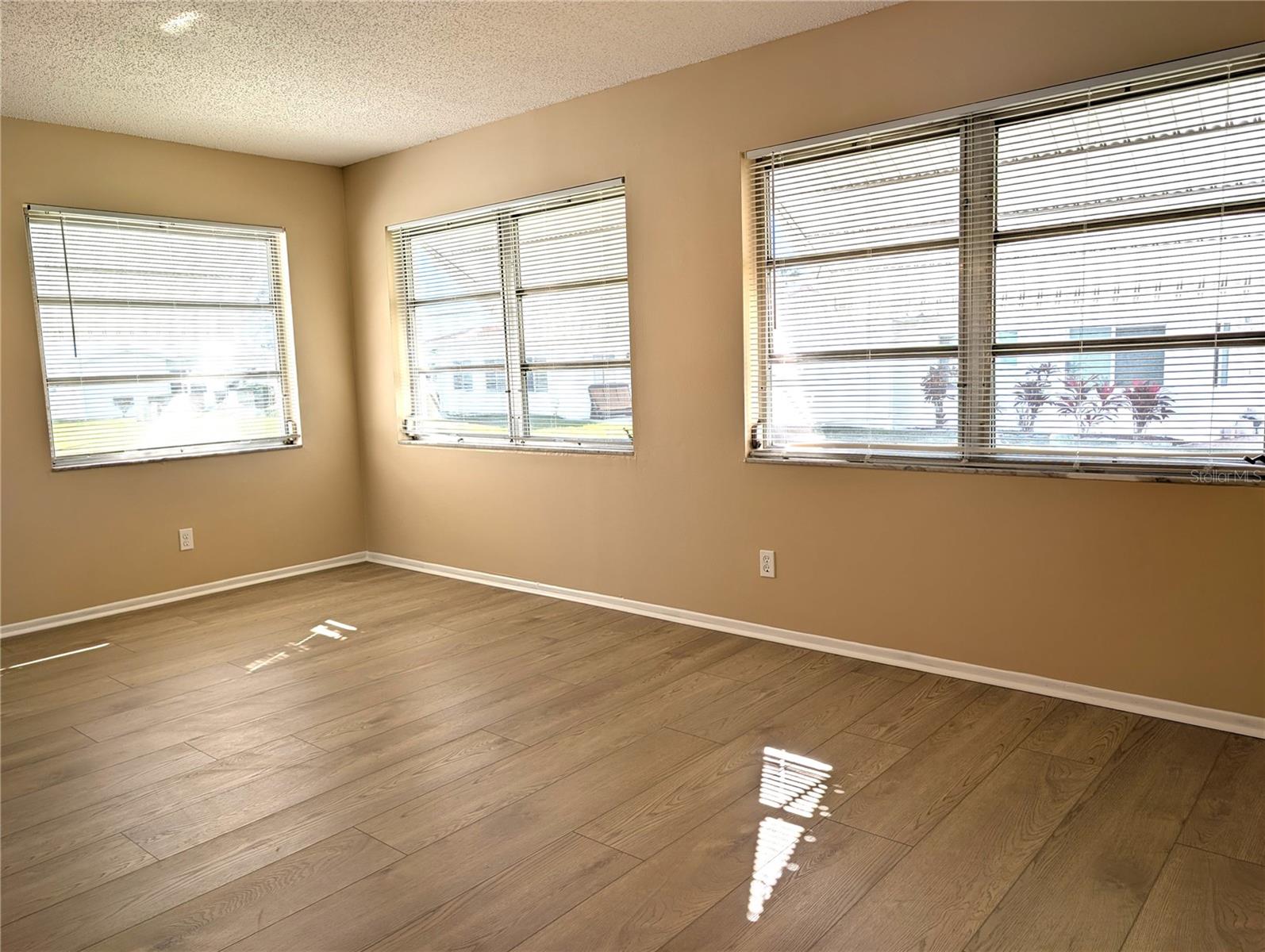 MAINLANDS OF TAMARAC BY THE GULF UNIT 4 CONDO - Residential Lease