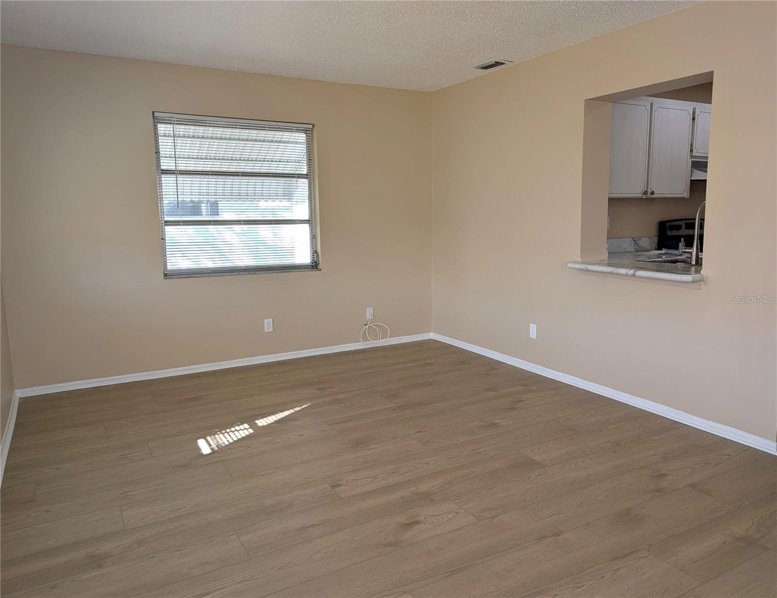 MAINLANDS OF TAMARAC BY THE GULF UNIT 4 CONDO - Residential Lease