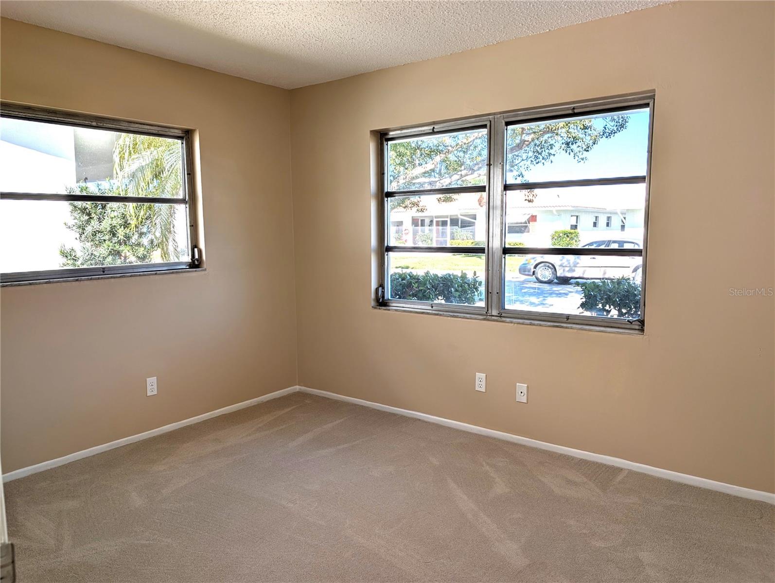 MAINLANDS OF TAMARAC BY THE GULF UNIT 4 CONDO - Residential Lease