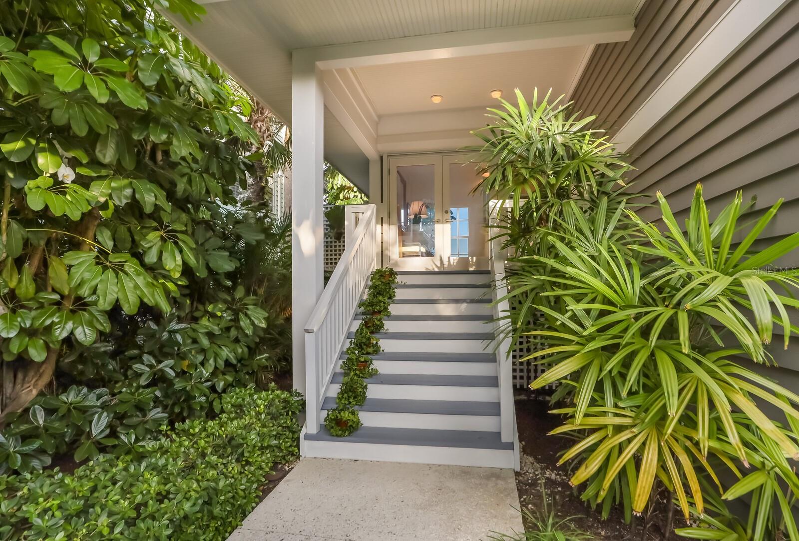 521 BUTTONWOOD BAY DRIVE