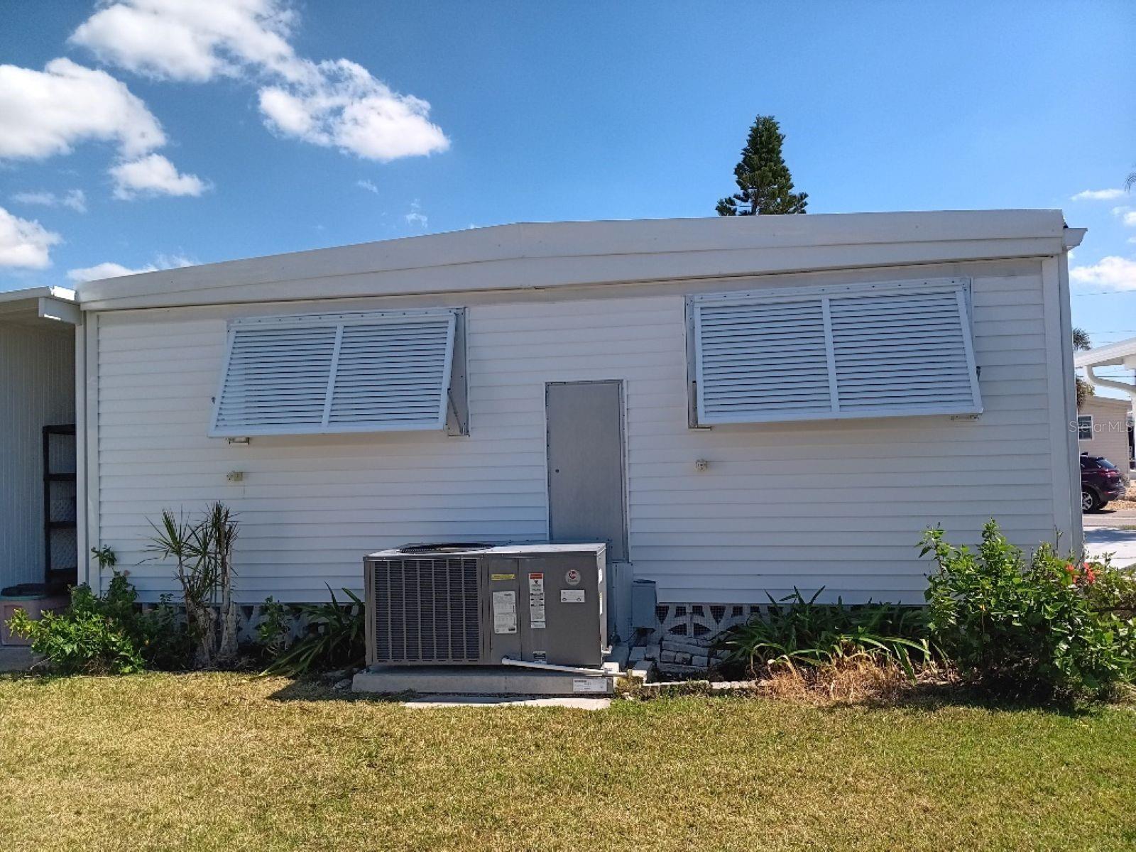 COUNTRY CLUB ESTATES - Residential