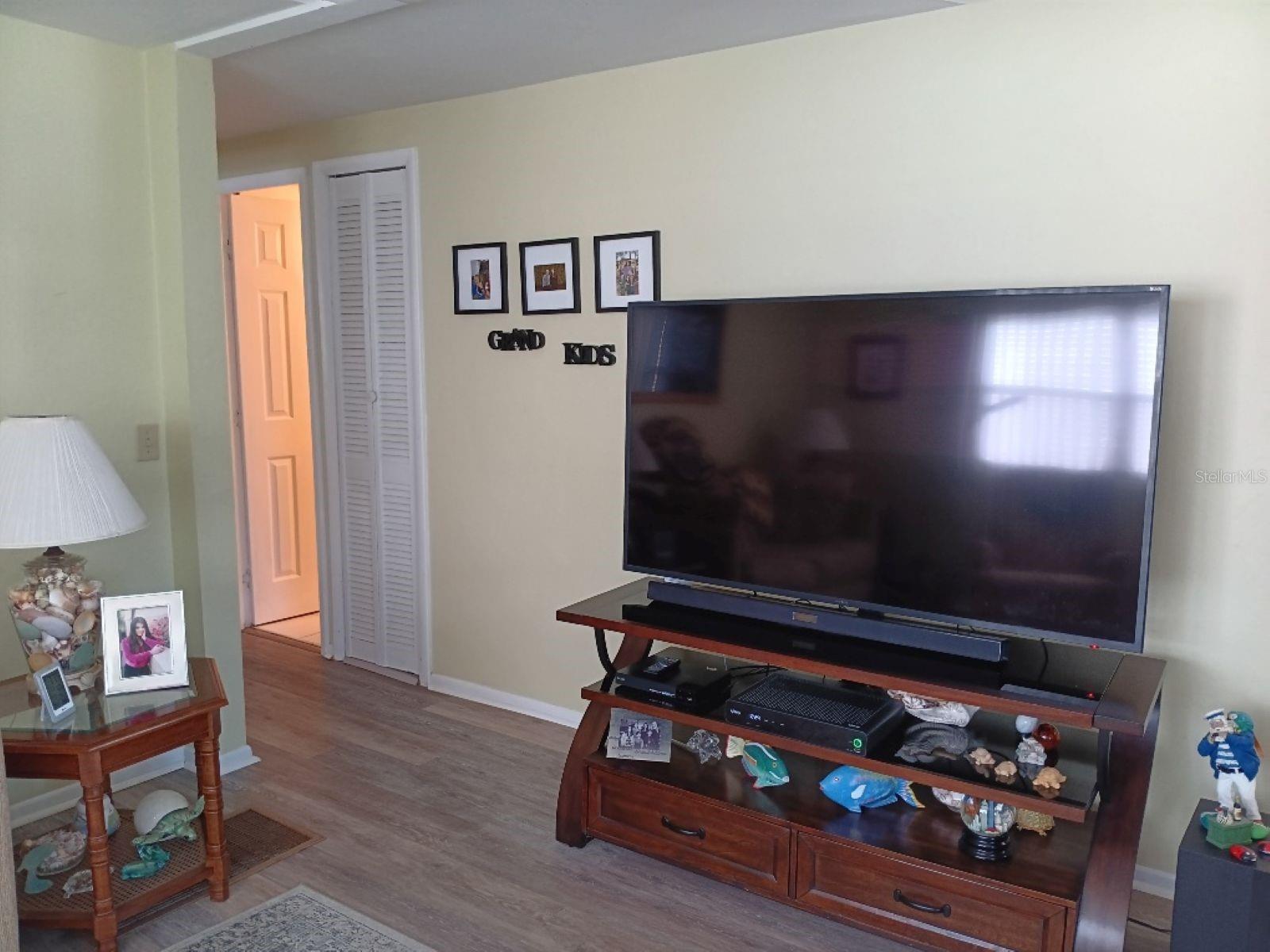 COUNTRY CLUB ESTATES - Residential