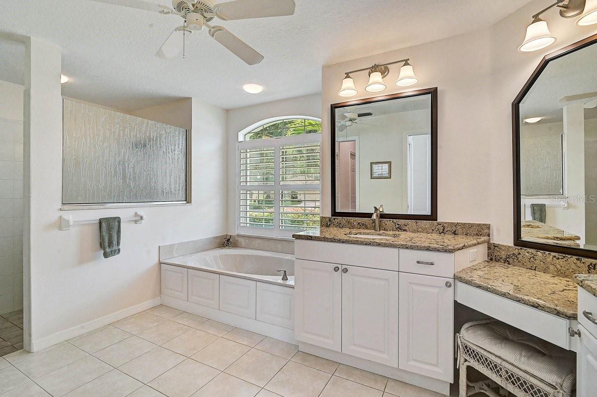 CALUSA LAKES - Residential
