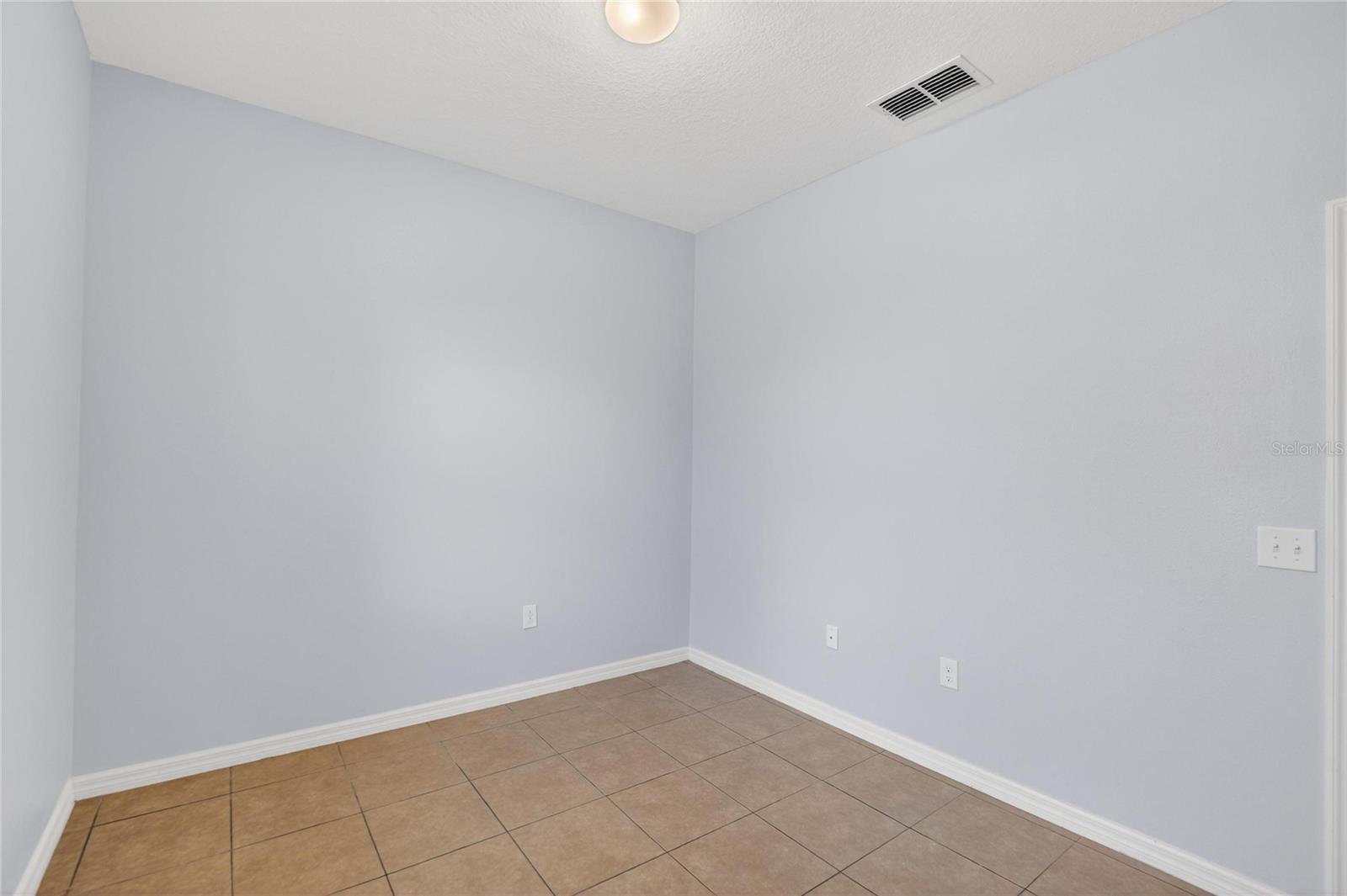 SOUTHGATE PHASE1/2 - Residential Lease