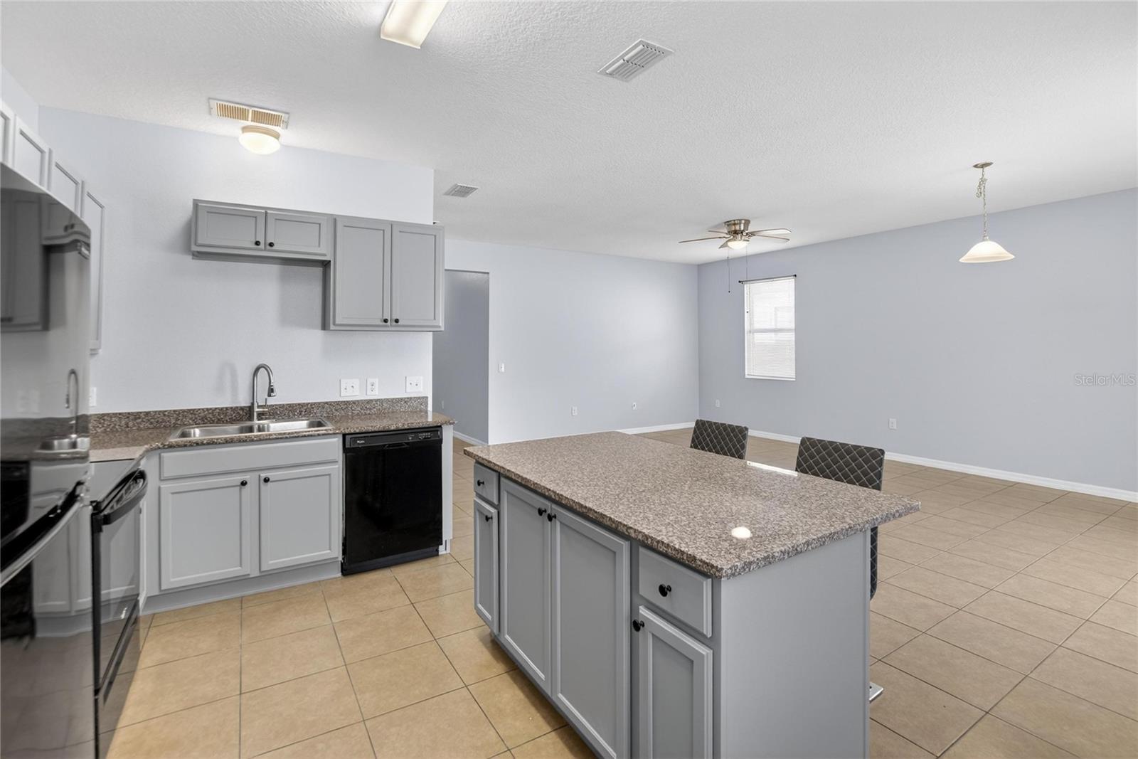 SOUTHGATE PHASE1/2 - Residential Lease