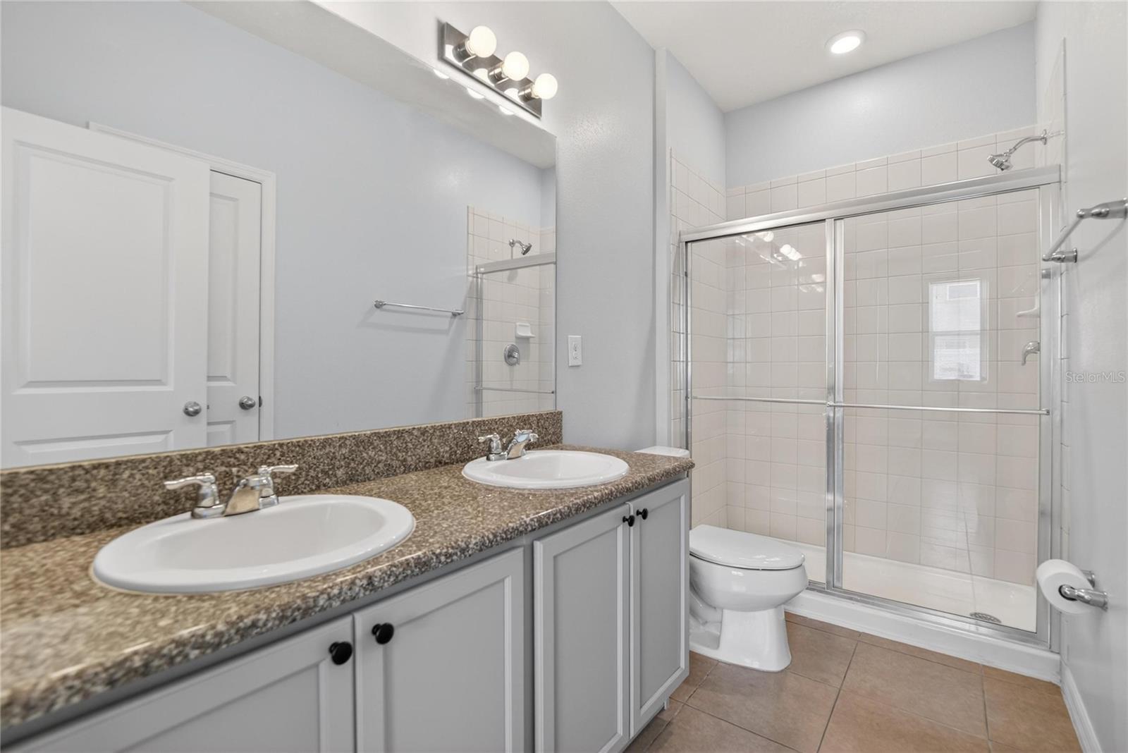 SOUTHGATE PHASE1/2 - Residential Lease