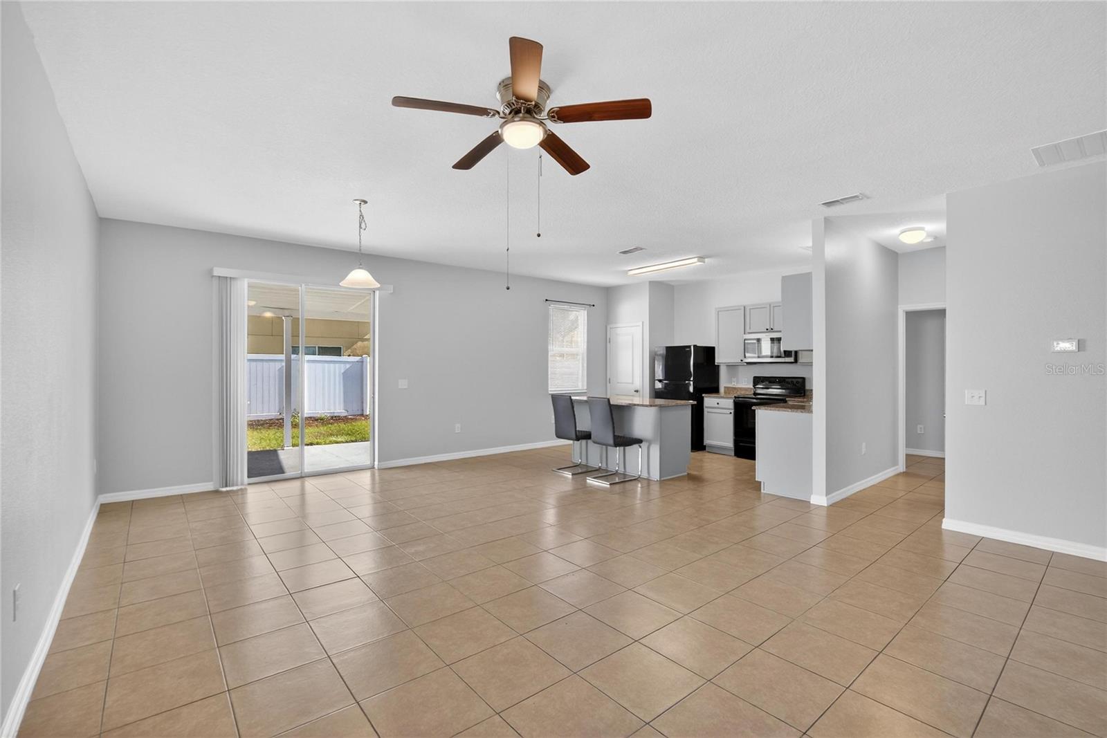 SOUTHGATE PHASE1/2 - Residential Lease