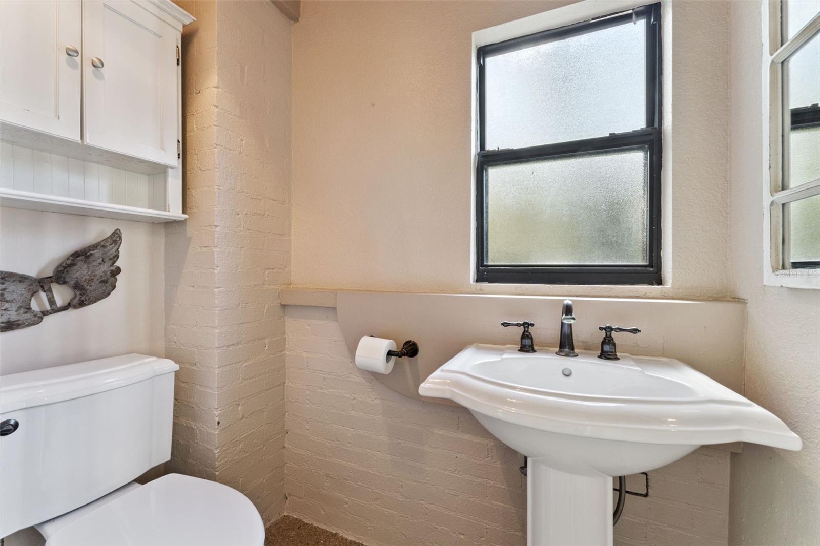 300 BETWEEN US 1 AND RIVER - Residential