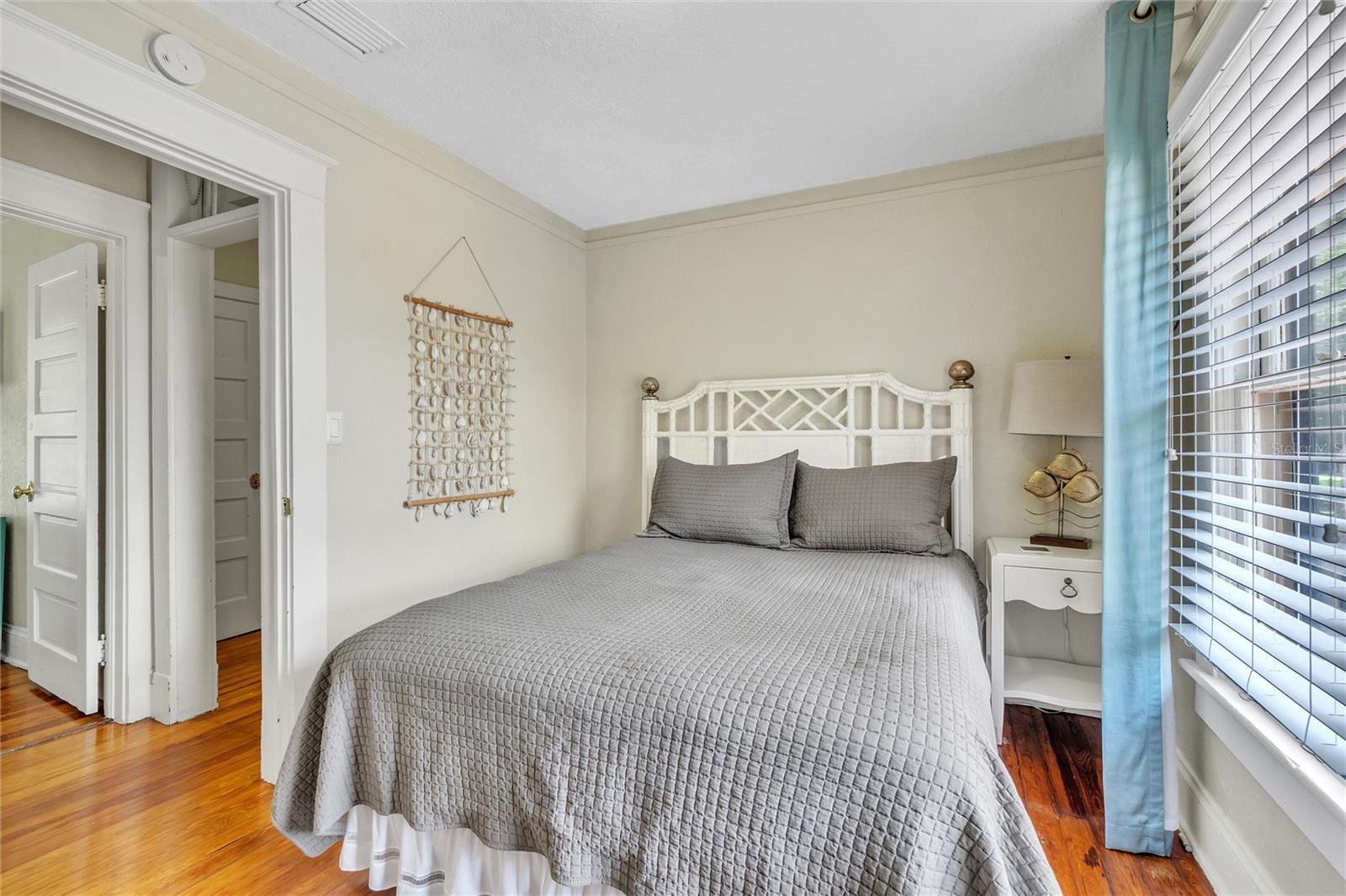 300 BETWEEN US 1 AND RIVER - Residential