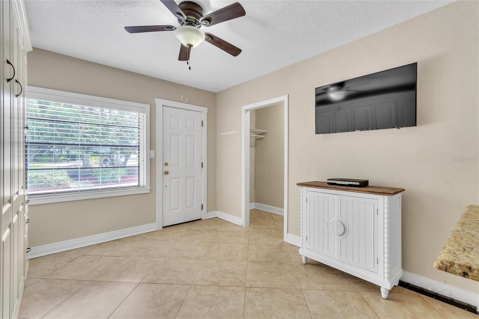 300 BETWEEN US 1 AND RIVER - Residential