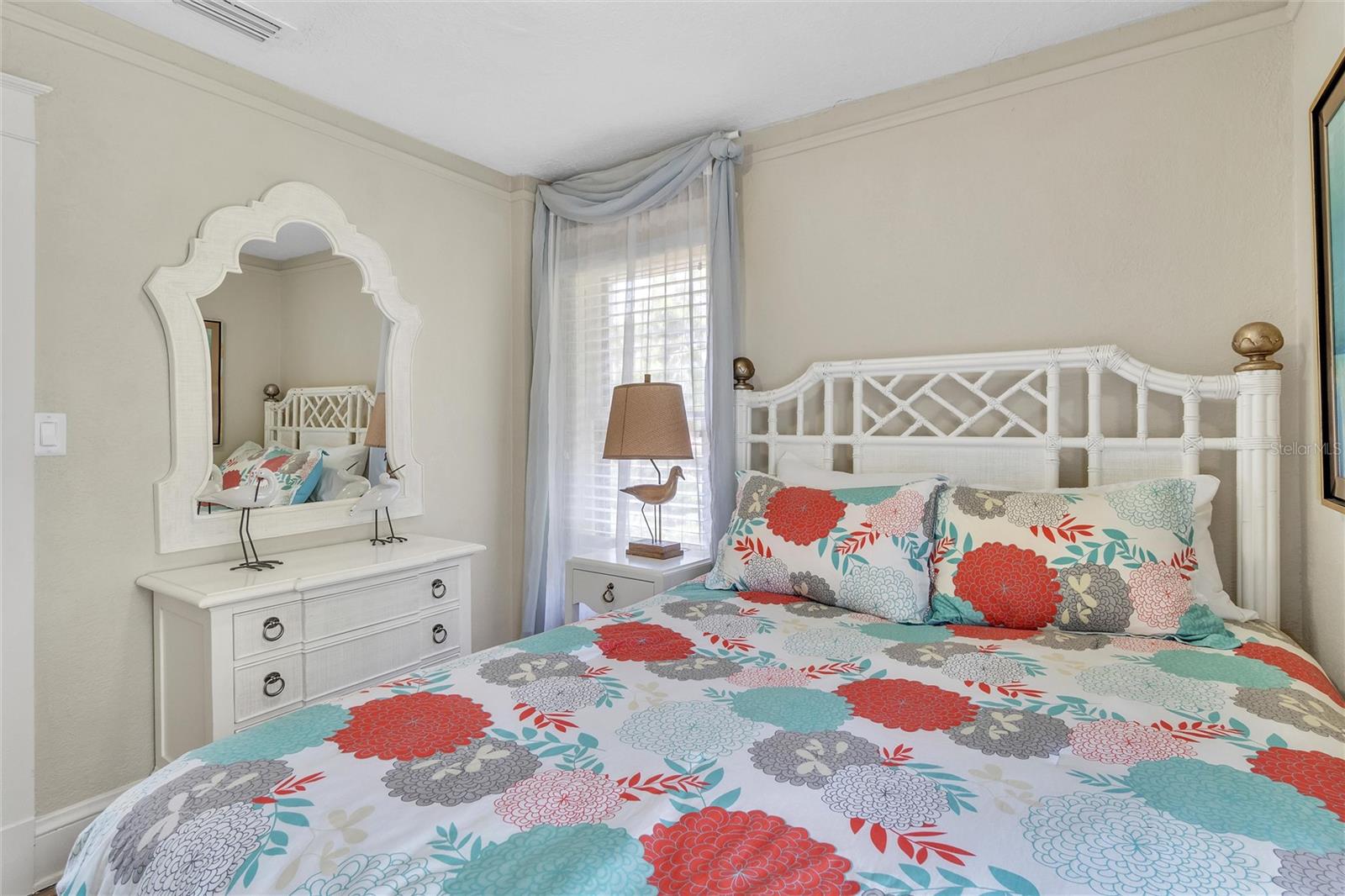 300 BETWEEN US 1 AND RIVER - Residential