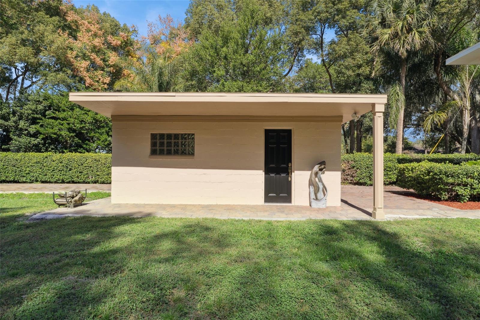 300 BETWEEN US 1 AND RIVER - Residential