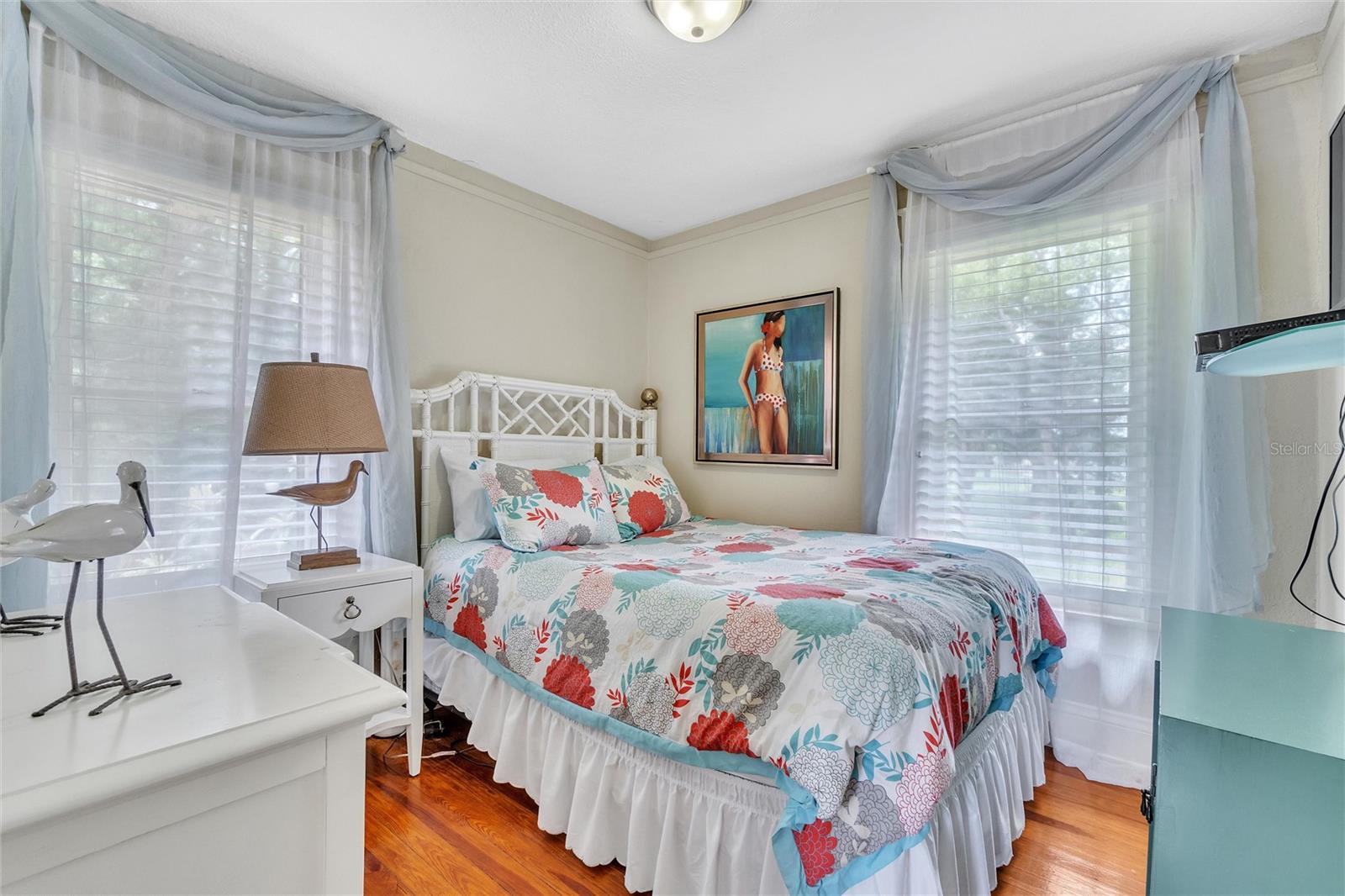 300 BETWEEN US 1 AND RIVER - Residential