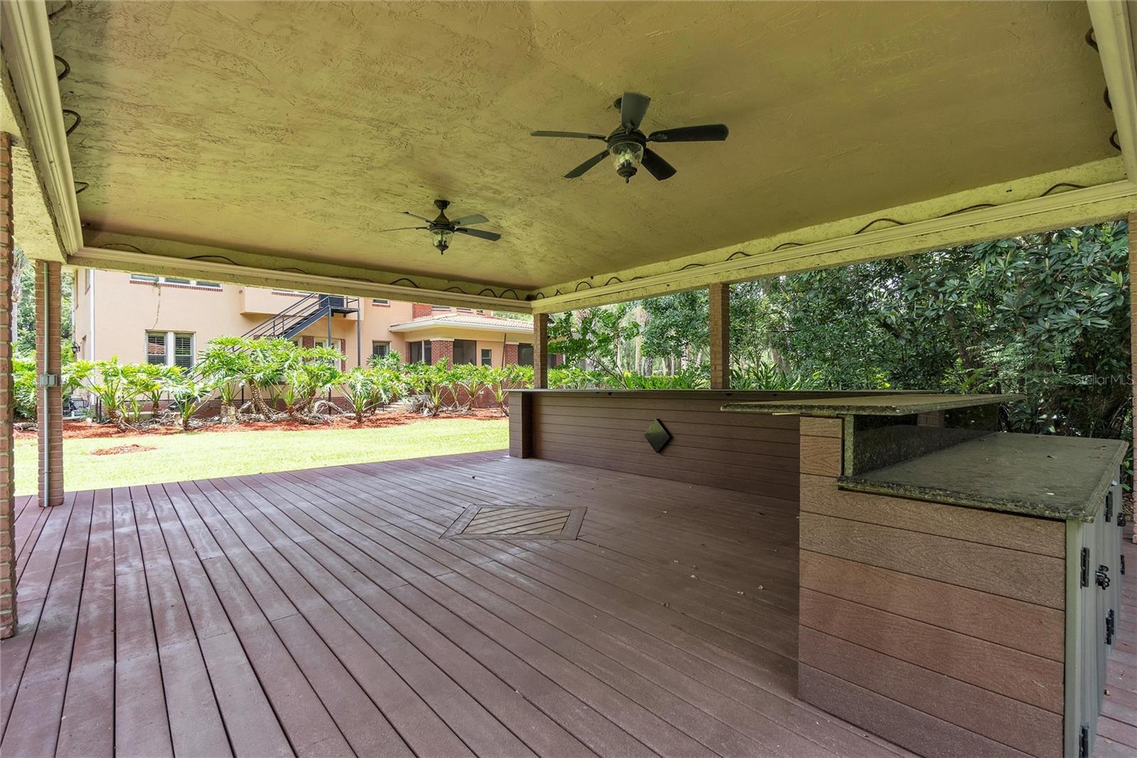 300 BETWEEN US 1 AND RIVER - Residential