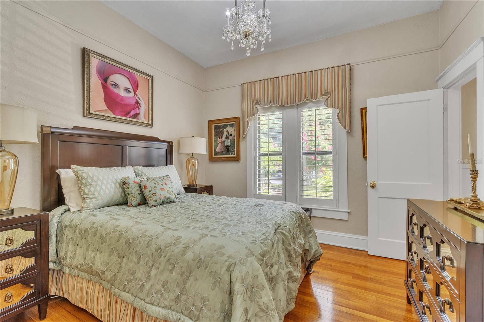 300 BETWEEN US 1 AND RIVER - Residential