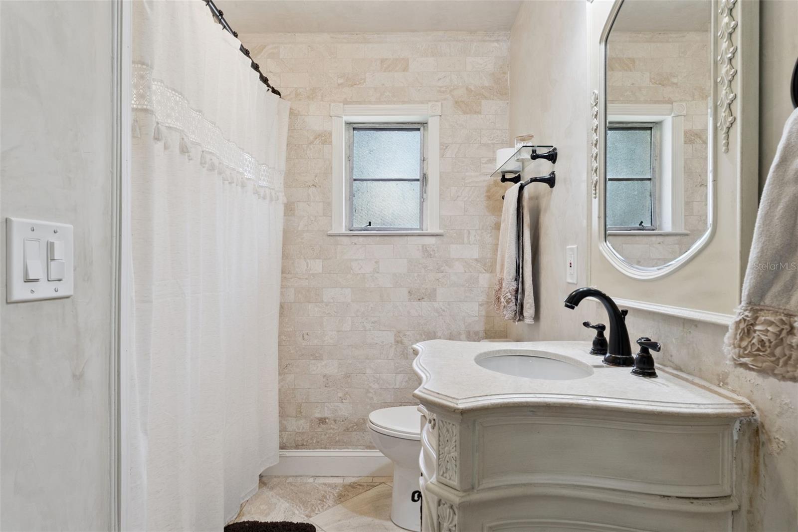 300 BETWEEN US 1 AND RIVER - Residential