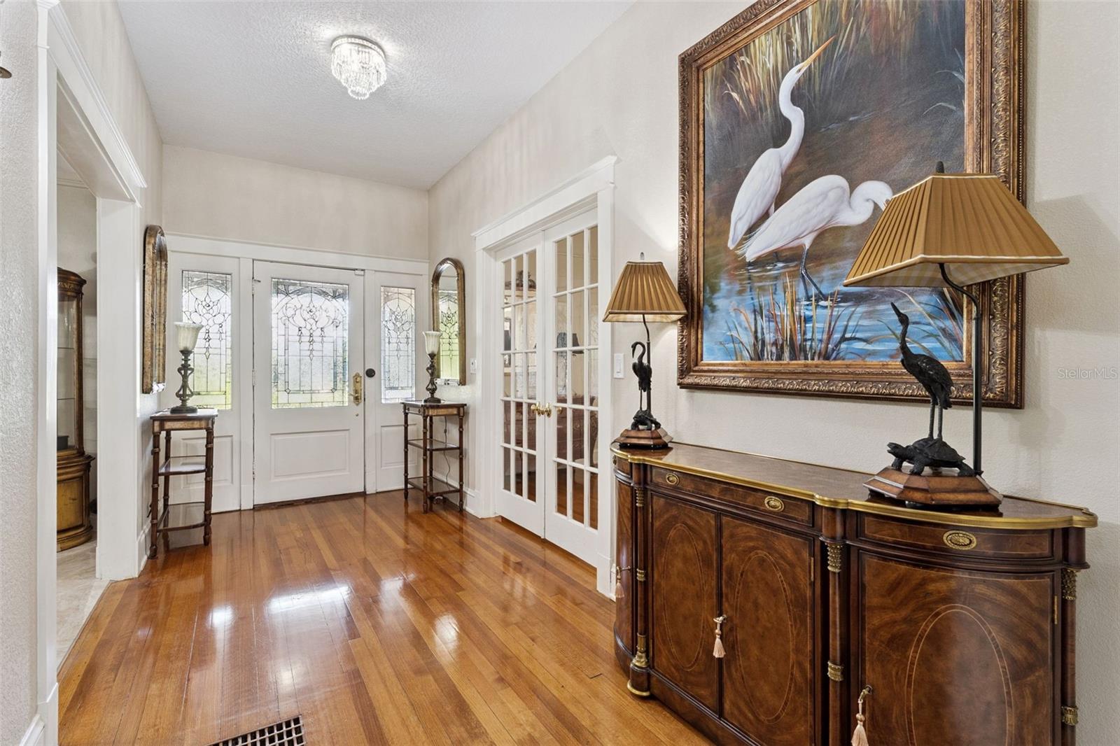 300 BETWEEN US 1 AND RIVER - Residential