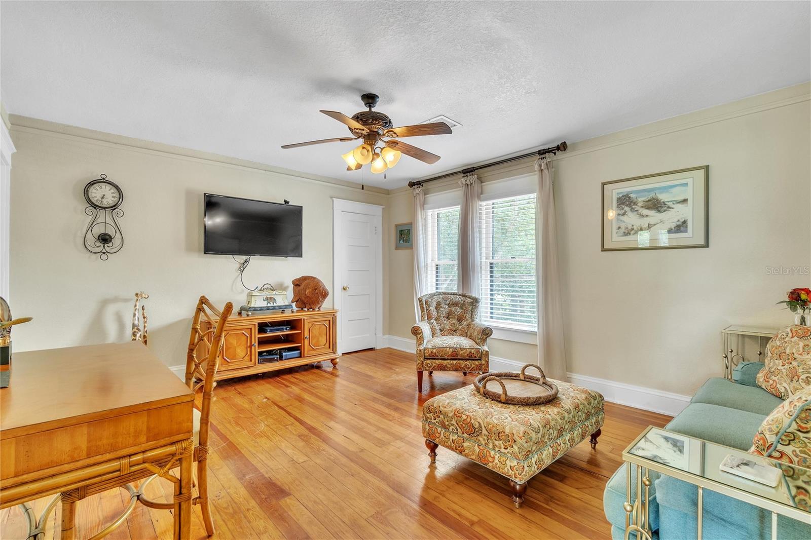 300 BETWEEN US 1 AND RIVER - Residential