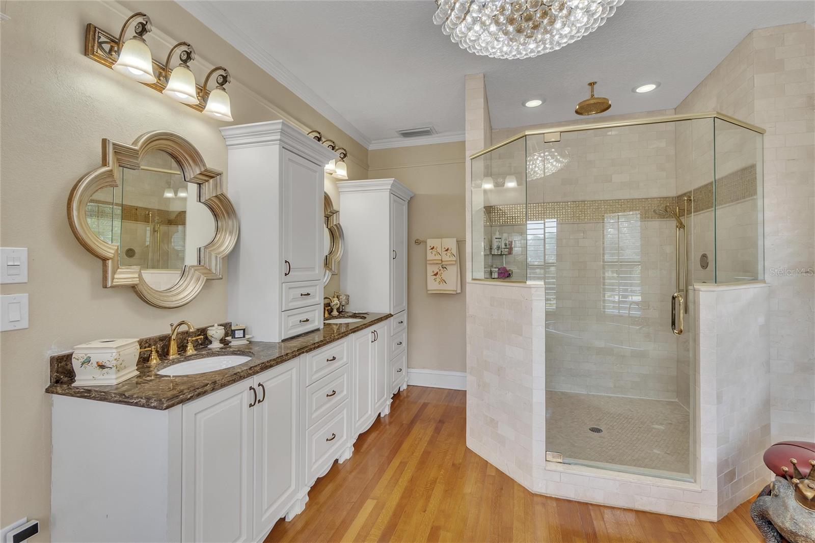 300 BETWEEN US 1 AND RIVER - Residential