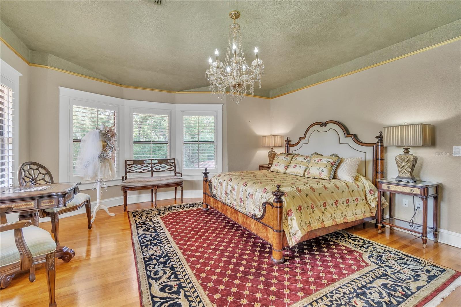 300 BETWEEN US 1 AND RIVER - Residential