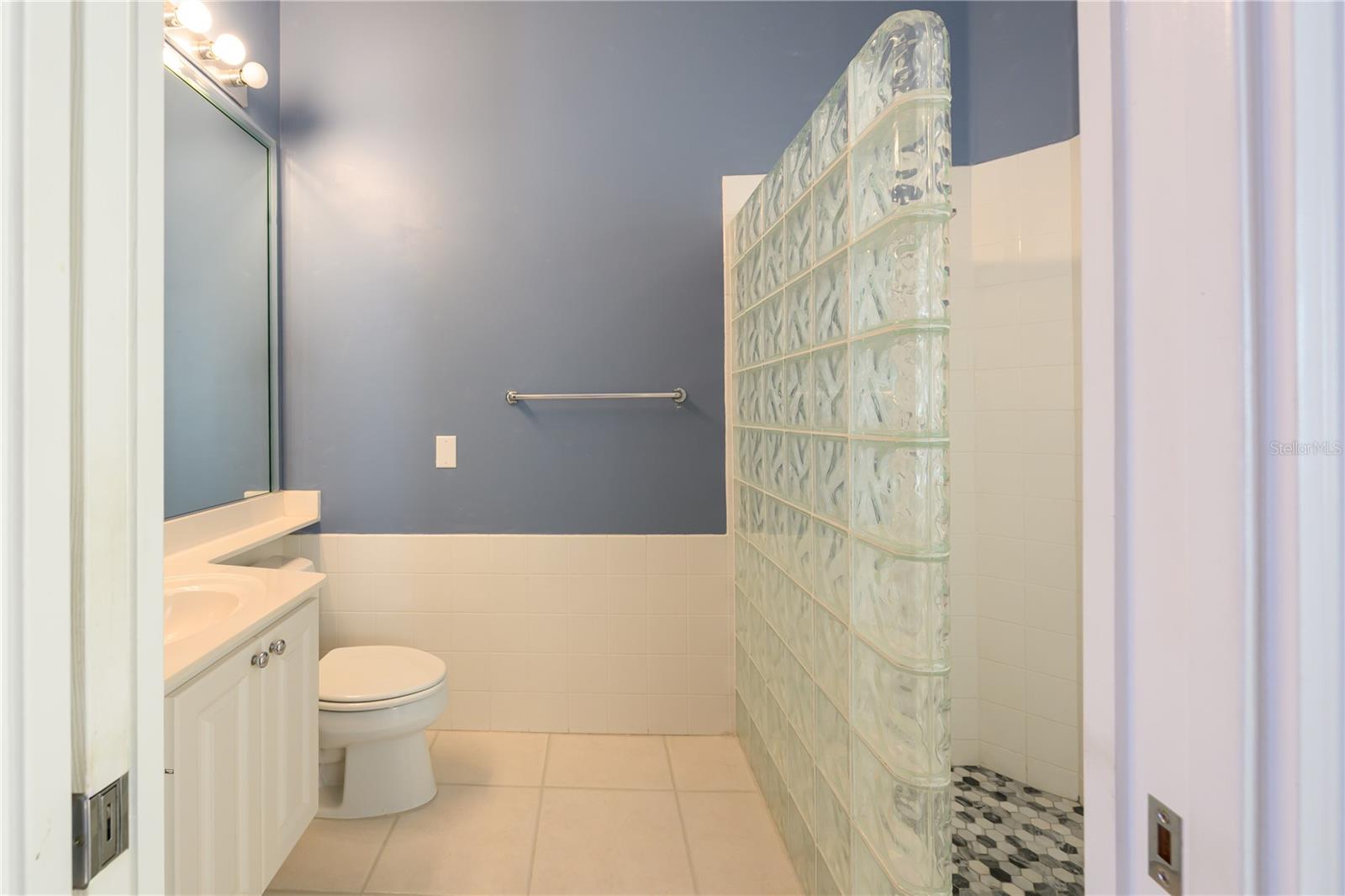 VILLAGEWALK - Residential