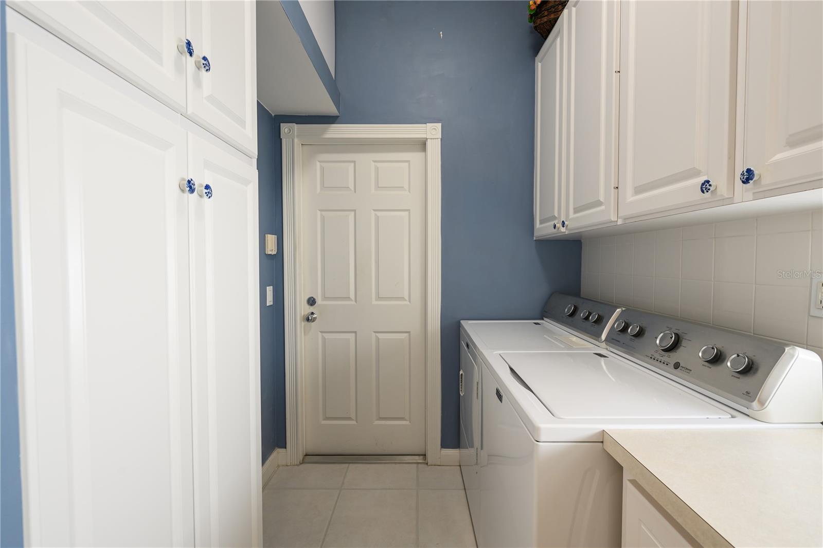 VILLAGEWALK - Residential