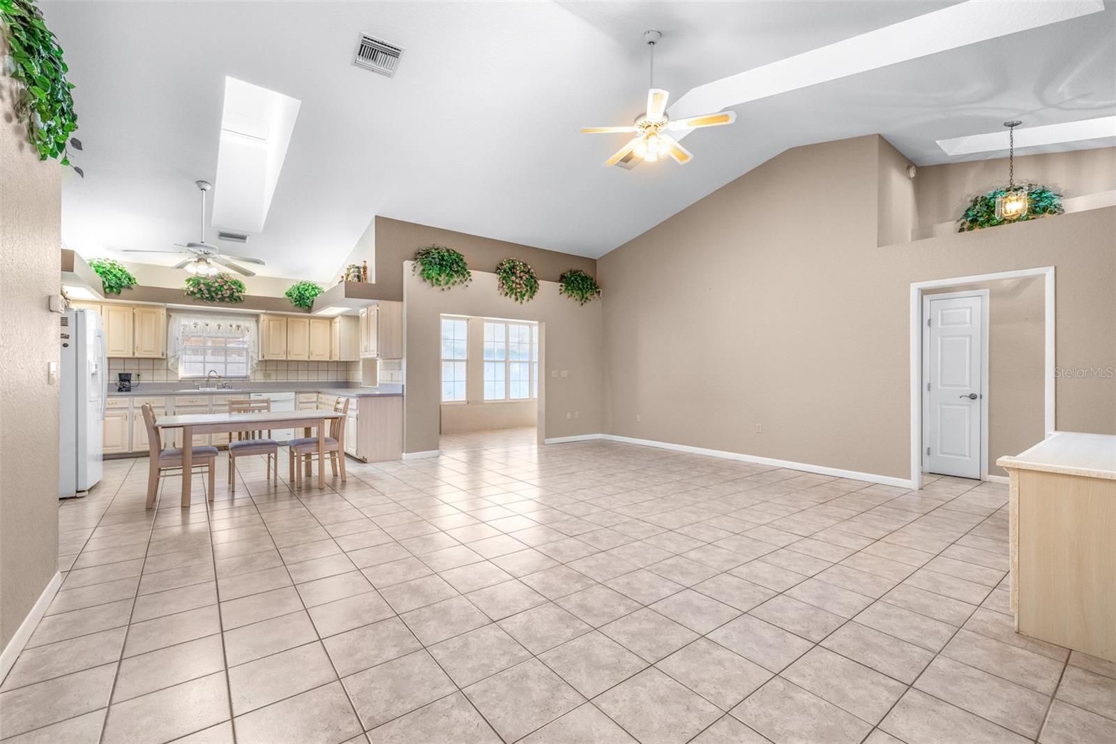 GOLDEN GATEWAY HOMES - Residential