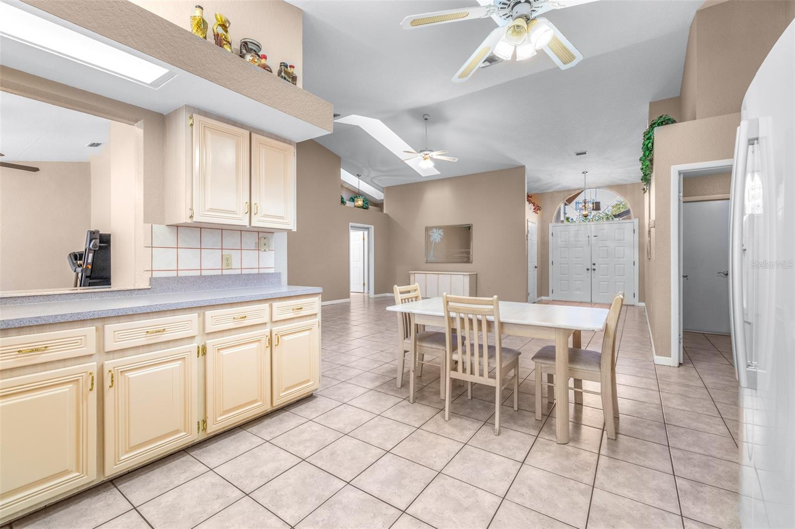 GOLDEN GATEWAY HOMES - Residential