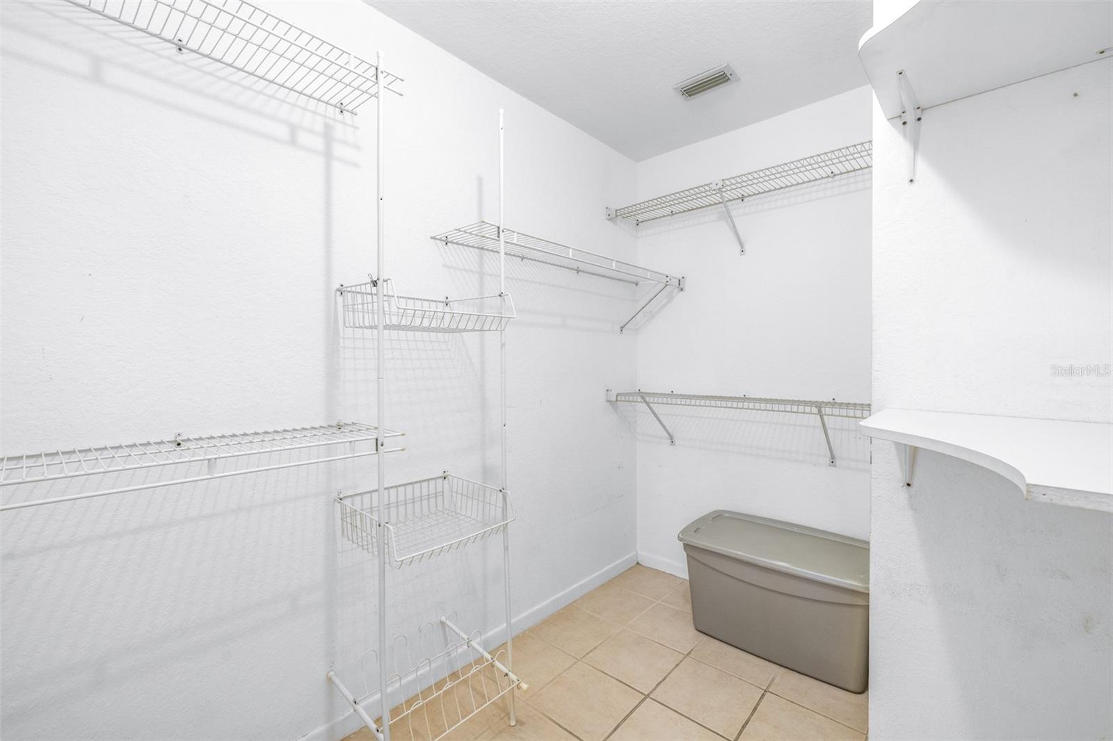 GOLDEN GATEWAY HOMES - Residential