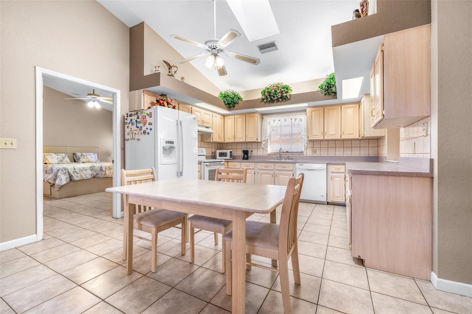 GOLDEN GATEWAY HOMES - Residential