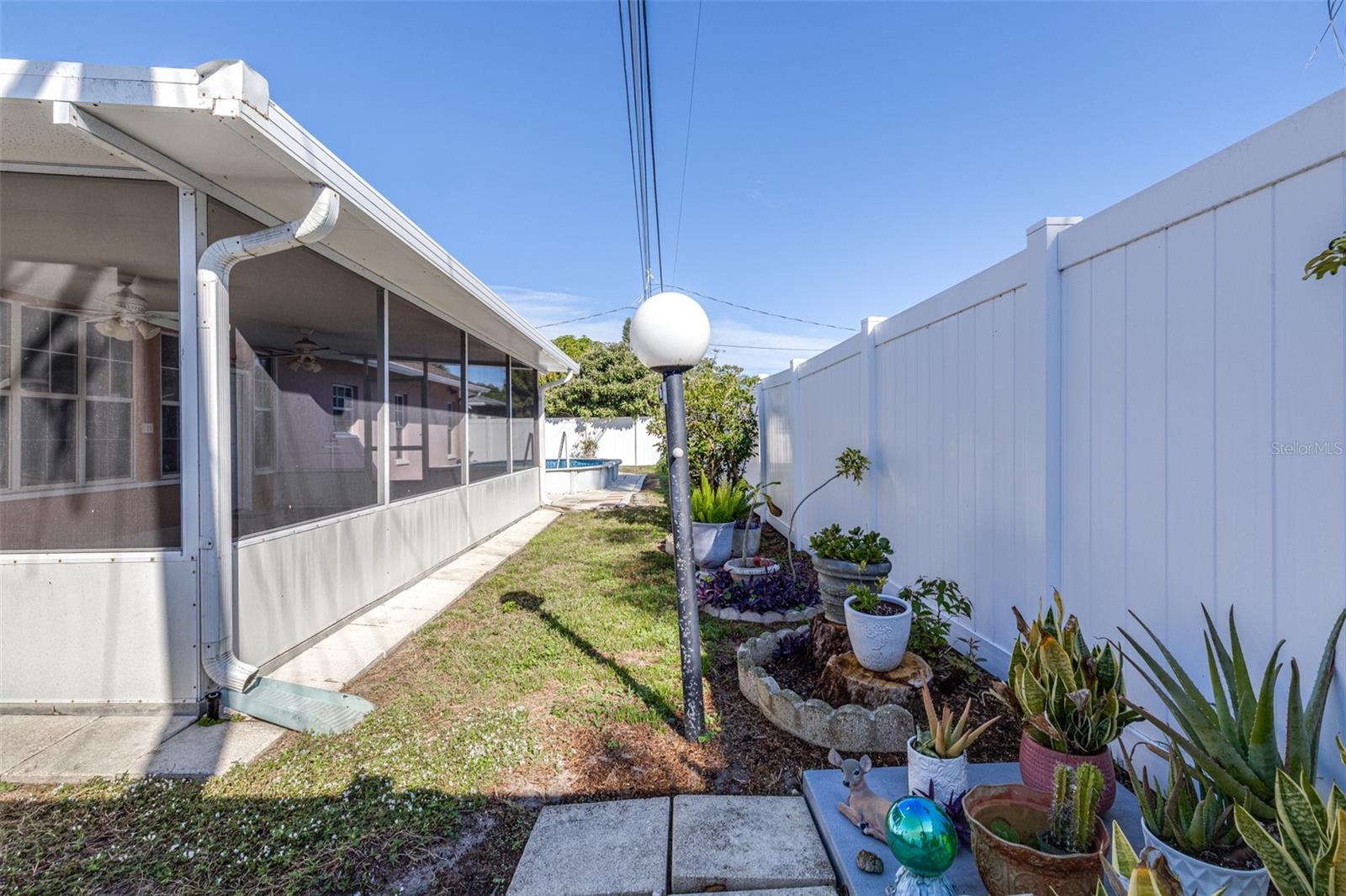 GOLDEN GATEWAY HOMES - Residential