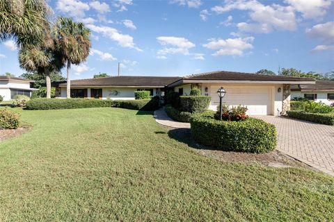 A home in WINTER HAVEN