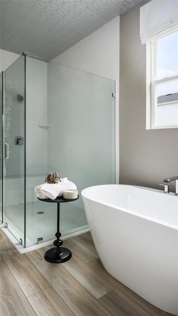 PASADENA WOODS - Residential