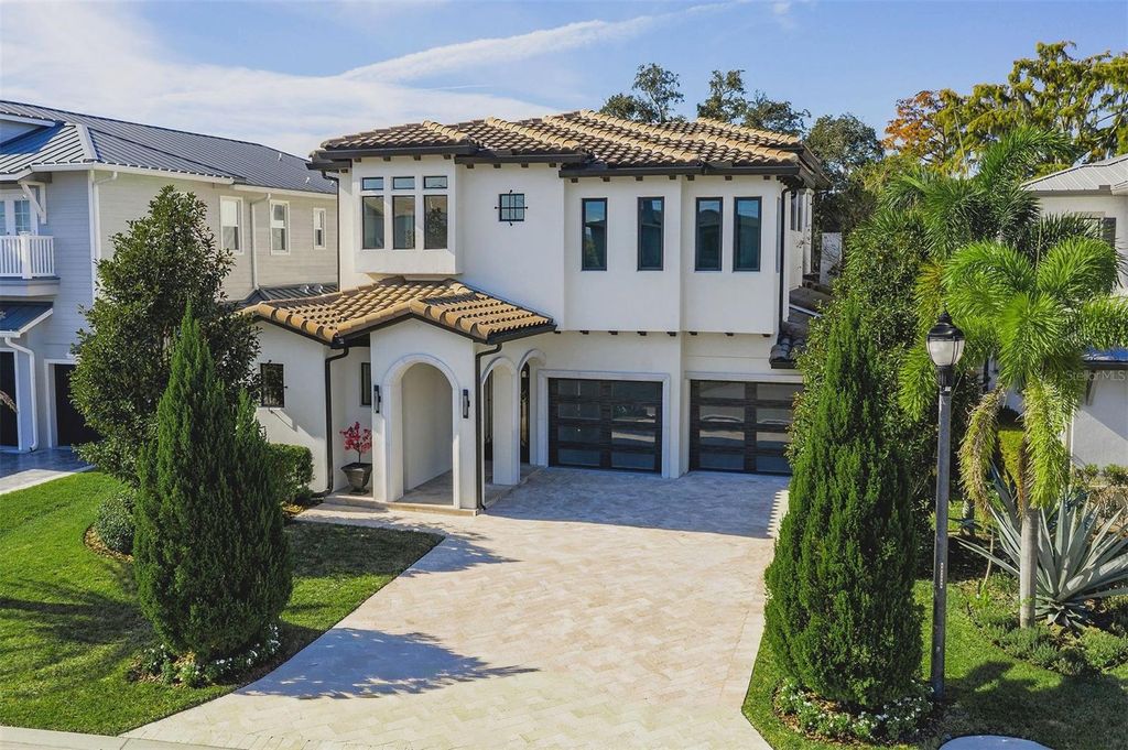 Photo of 560 Country Club Drive, Winter Park, FL 32789 (MLS # O6367721)