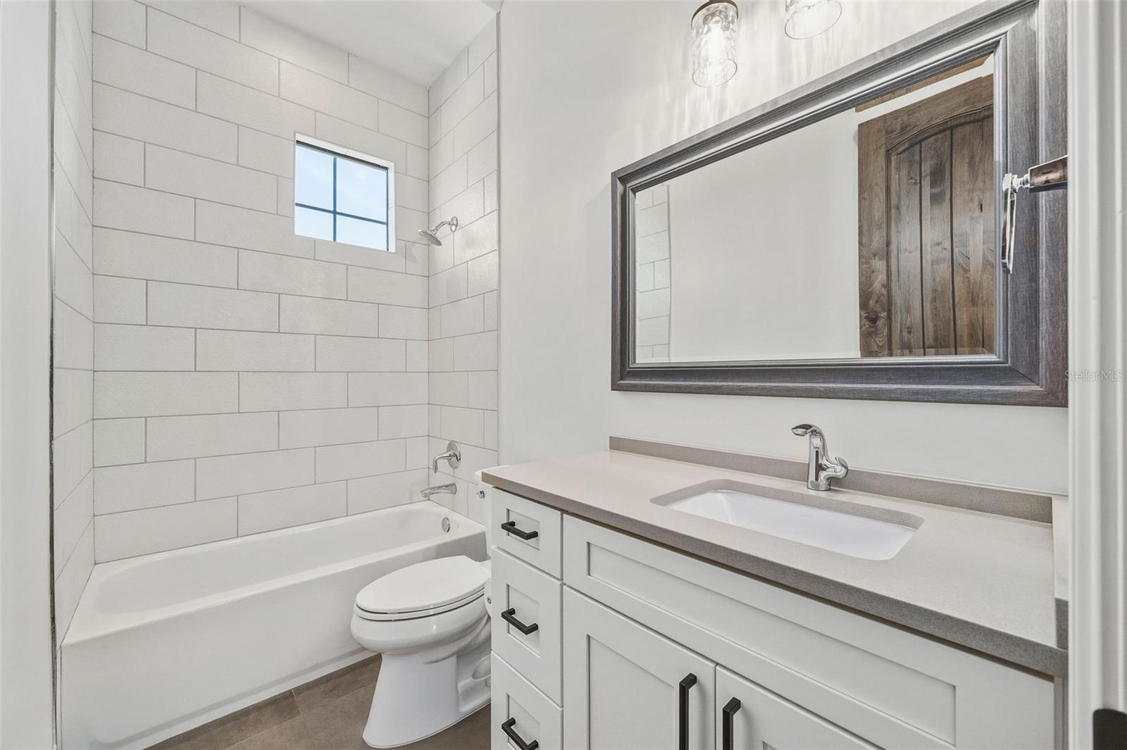 LAKE KILLARNEY SHORES - Residential