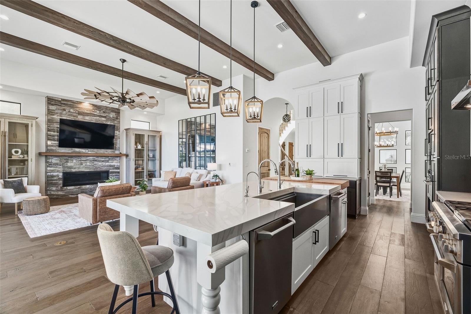 LAKE KILLARNEY SHORES - Residential