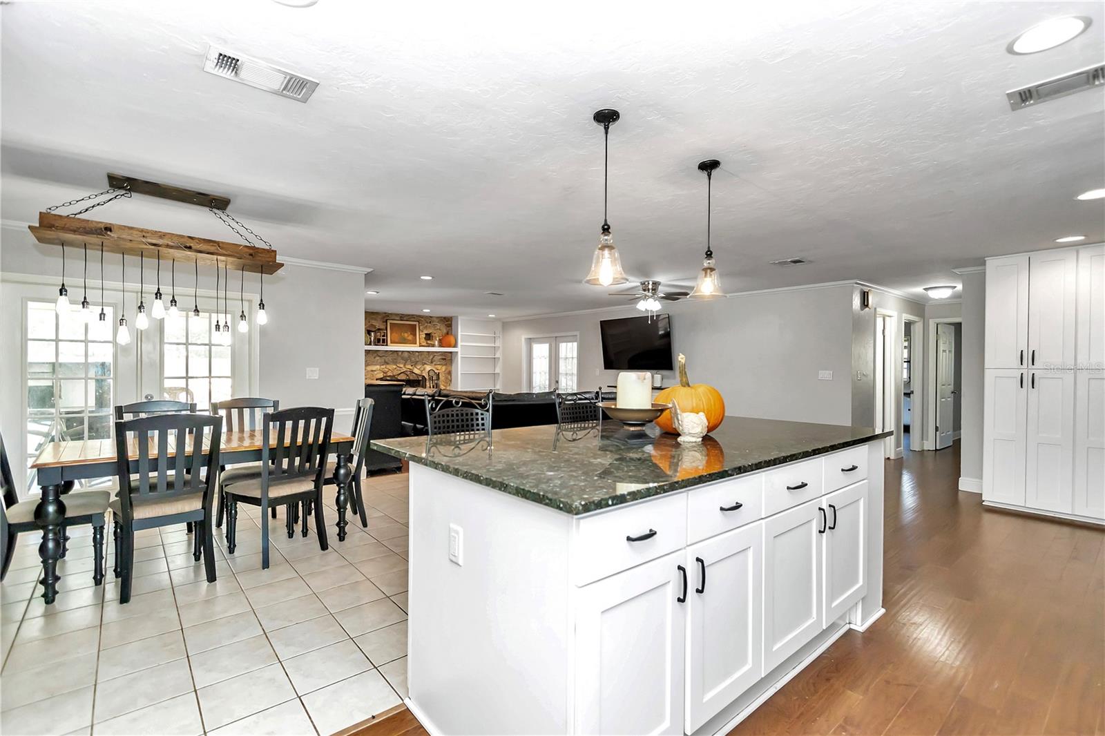 VILLAGE OF RAINBOW SPRINGS - Residential Lease