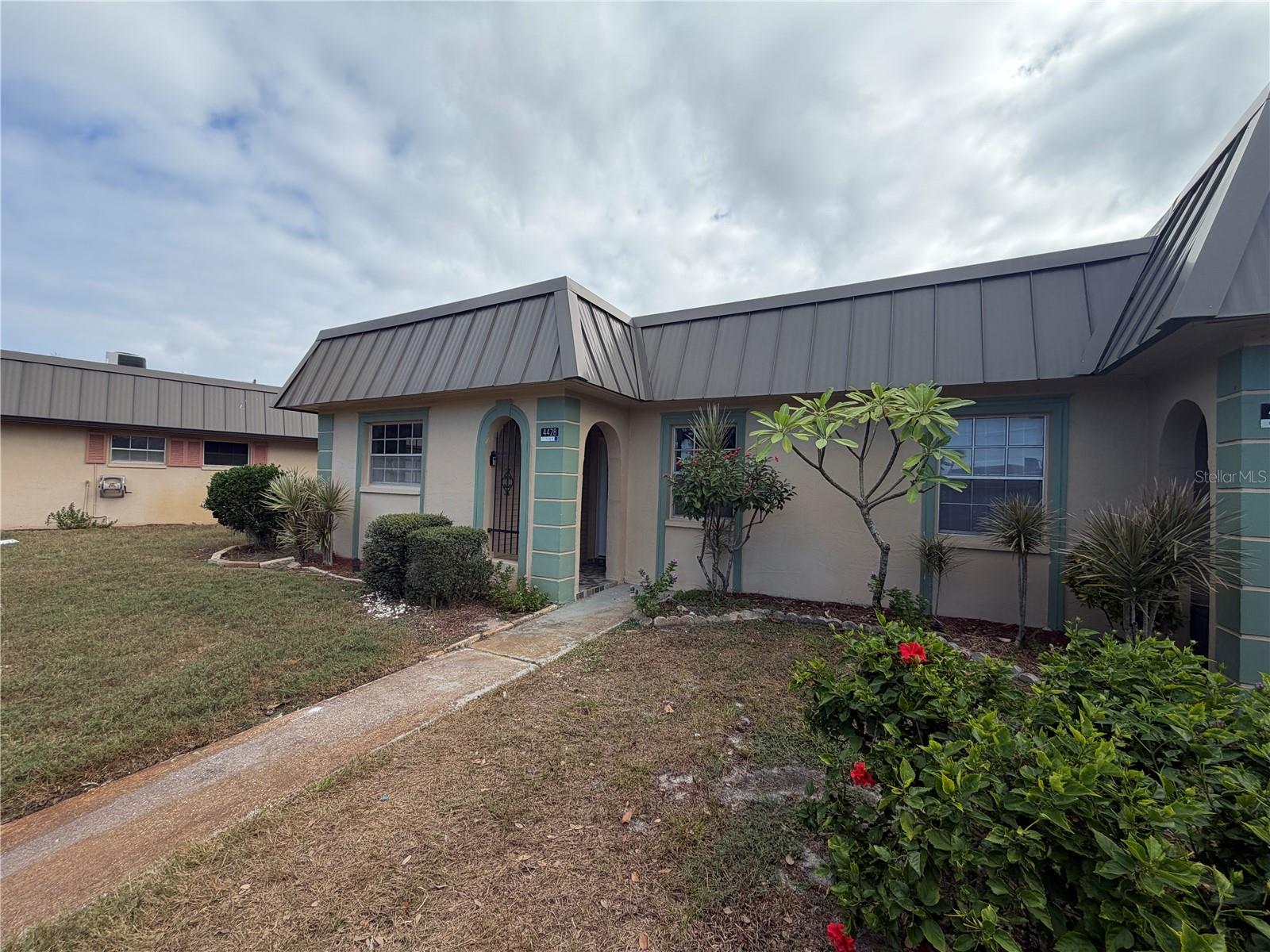 GARDENS BEACON SQUARE - Residential Lease