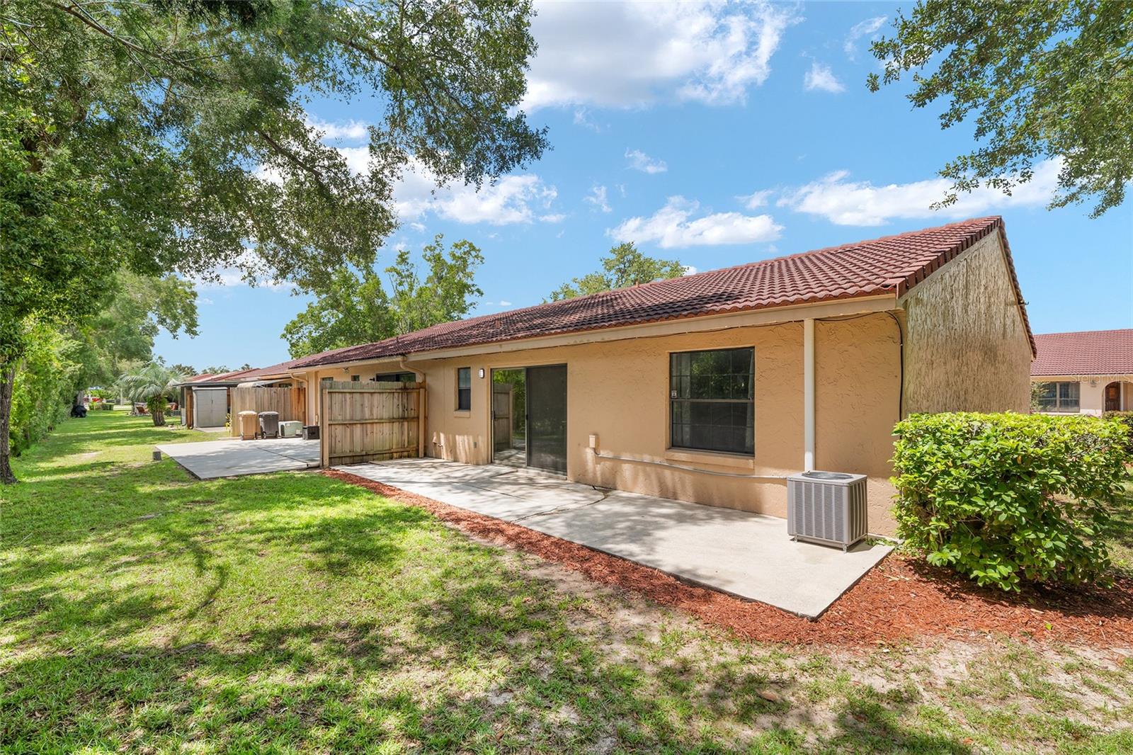 PADDOCK VILLAS - Residential