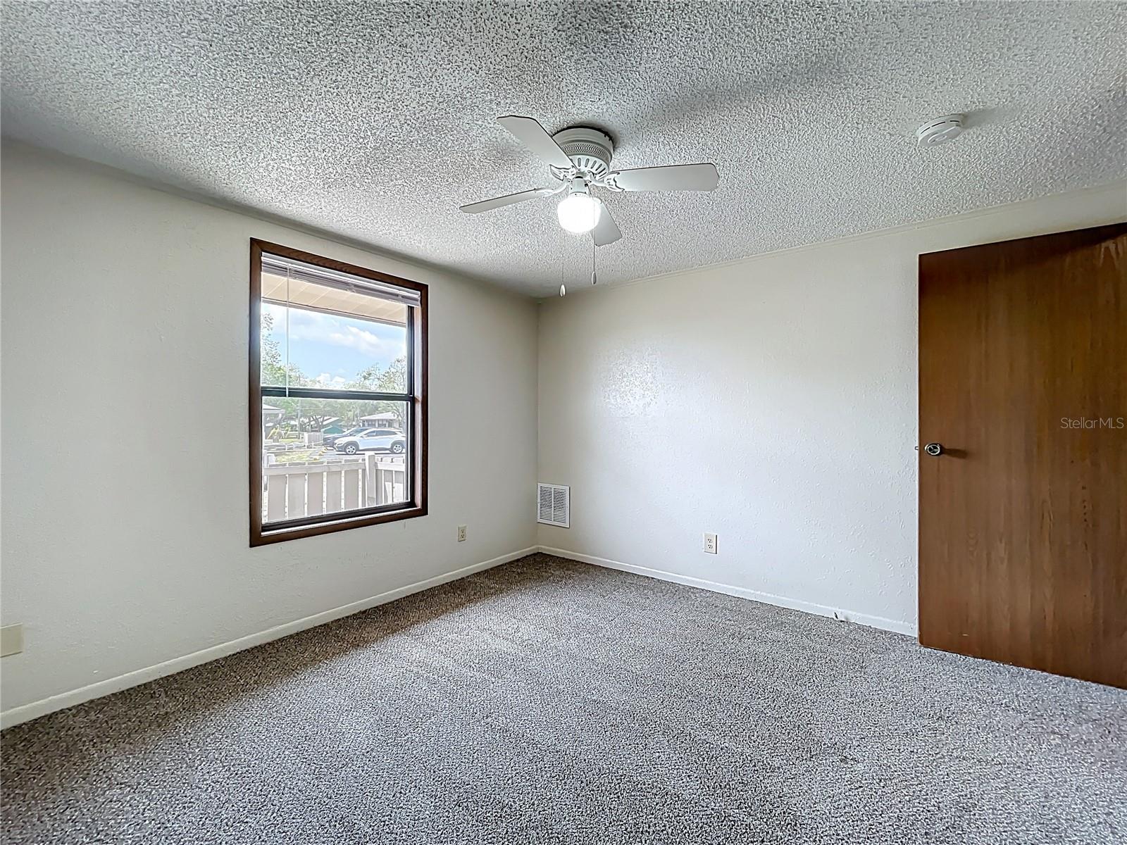 ACREAGE & UNREC - Residential Lease