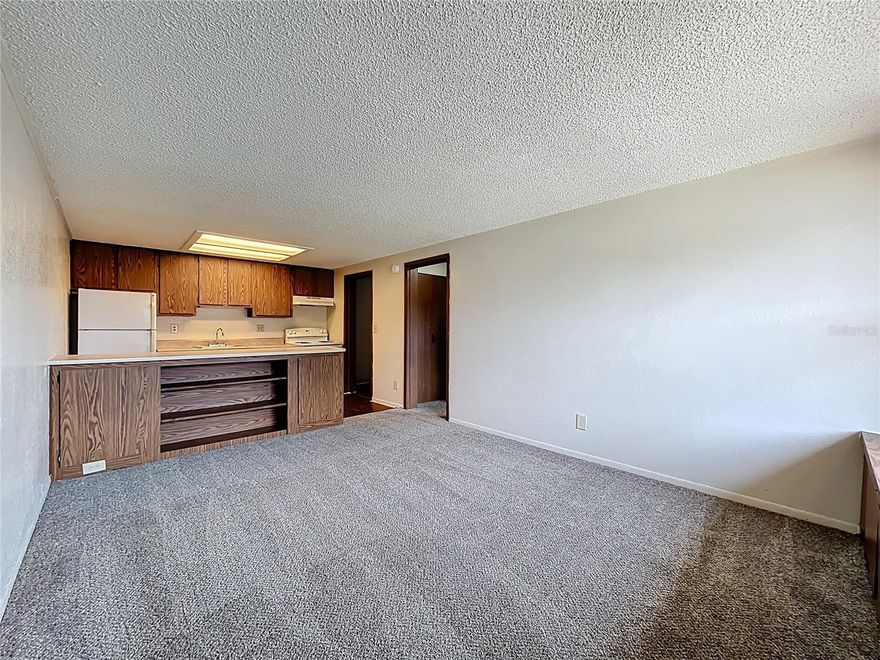 Explore Eustis, Florida - Our ideal Eustis location is situated close to everything you need. Nearby, take advantage of exceptional shopping, delicious dining, and entertainment options worth returning to again and again. Plus, with easy access to major highways, commuting to work or school is a breeze. Live in the center of it all. Choose Deerwood Apartments as your home base in Eustis, Florida. The photos may be of a similar unit, and may not be the specific unit that is available to be rented.