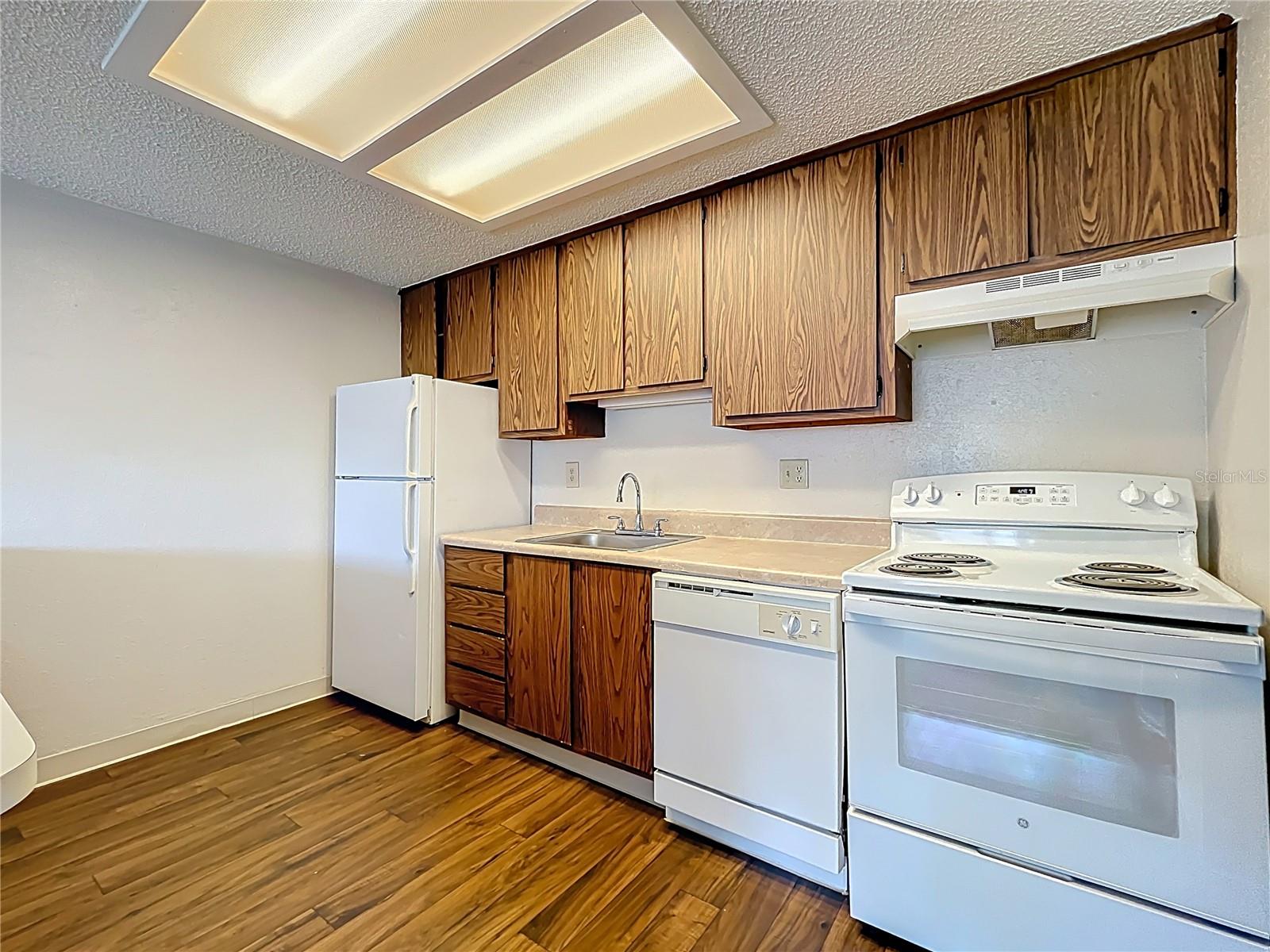 ACREAGE & UNREC - Residential Lease