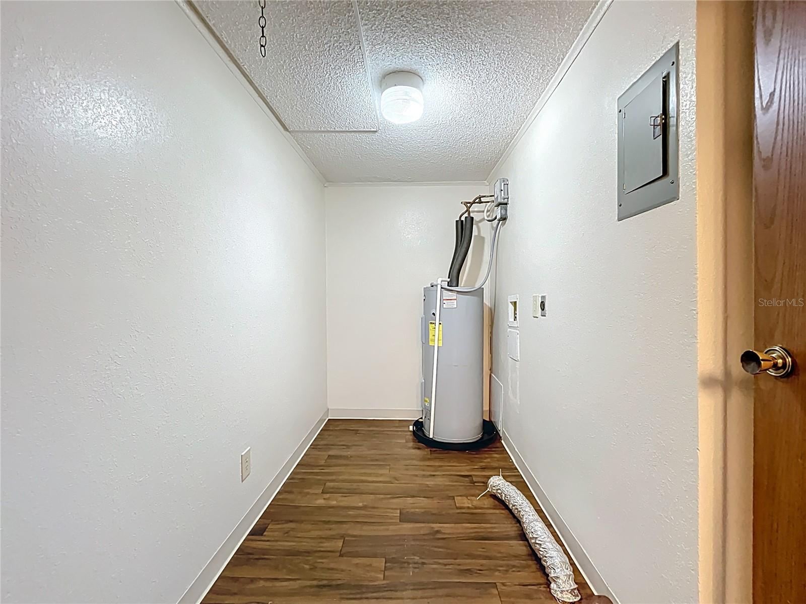 ACREAGE & UNREC - Residential Lease