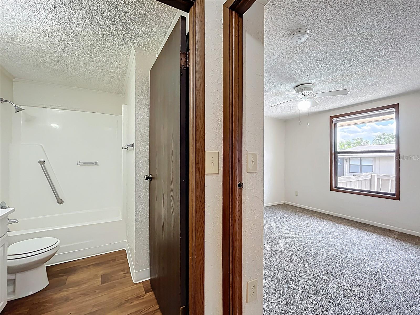 ACREAGE & UNREC - Residential Lease