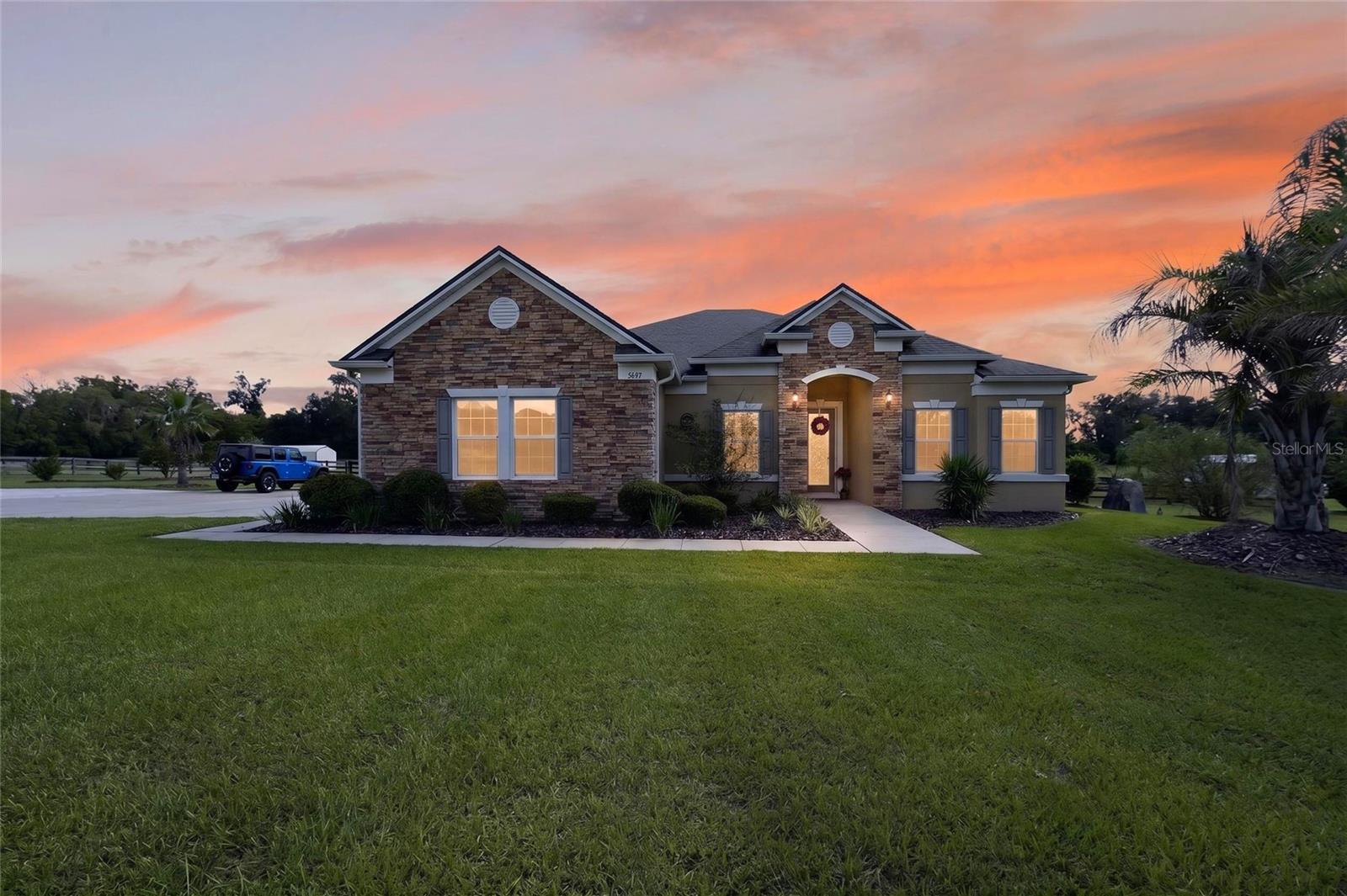 Casas a venda 1 - Jen Dantas 5697 SW 215TH TERRACE
