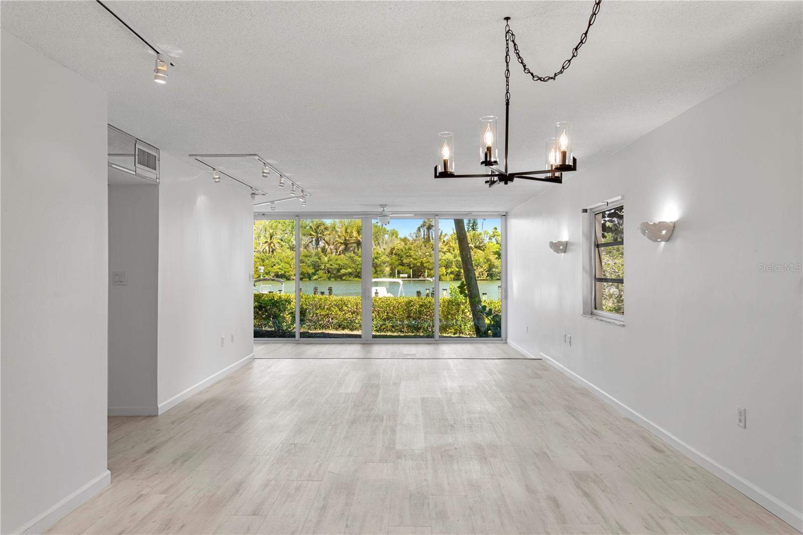 WHITNEY BEACH - Residential