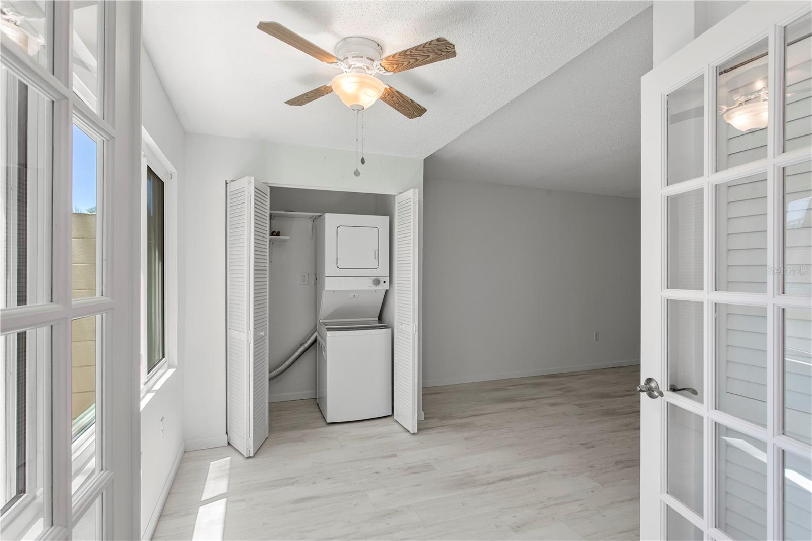 WHITNEY BEACH - Residential