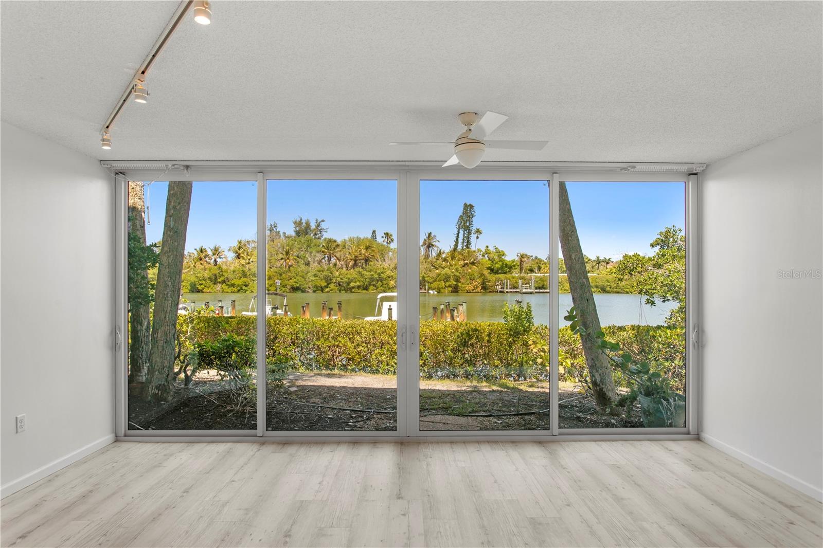 WHITNEY BEACH - Residential