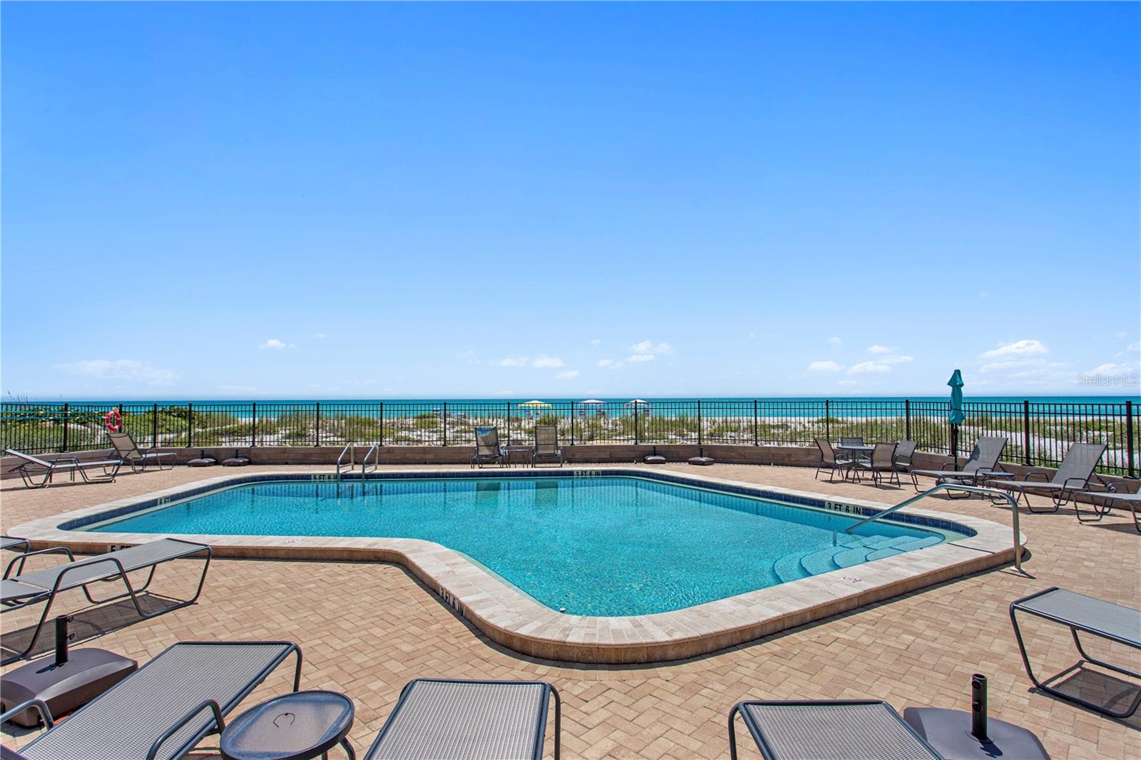 WHITNEY BEACH - Residential
